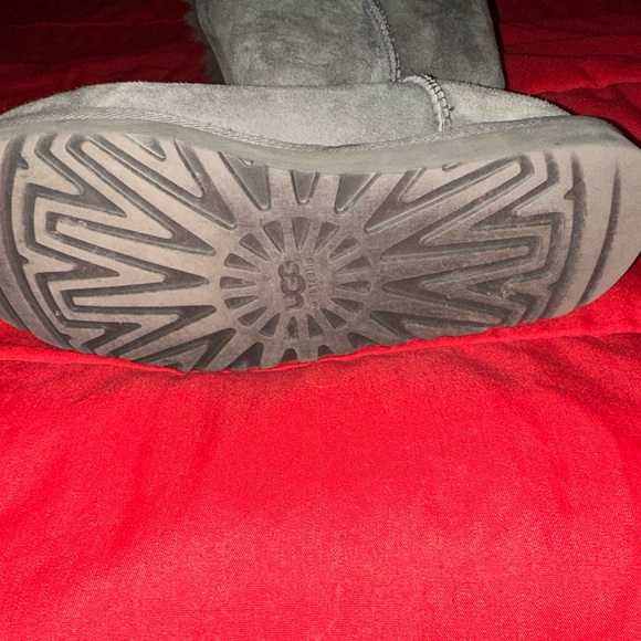 Grey UGG Bailey boots. Size 10. GUC - Picture 4 of 5